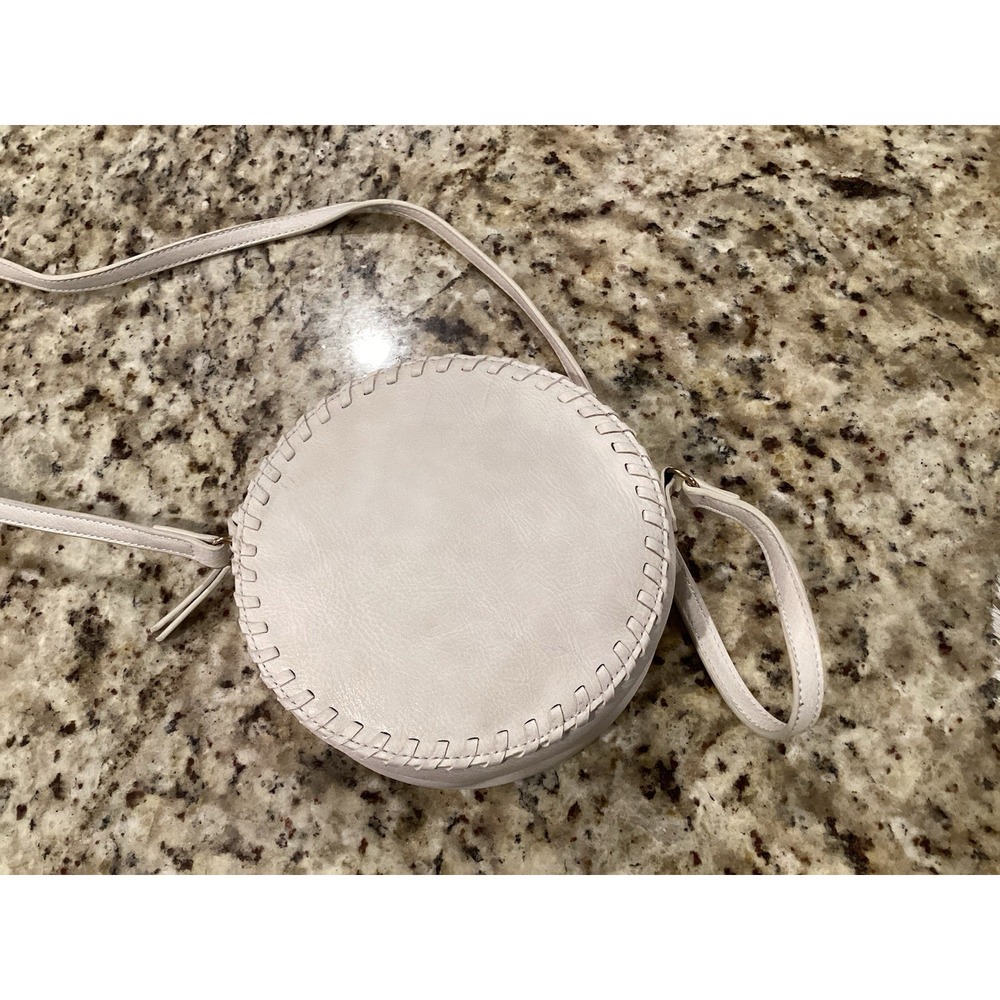 Francesca's Collections Light‎ Gray Faux Leather Circle Crossbody Bag NWT